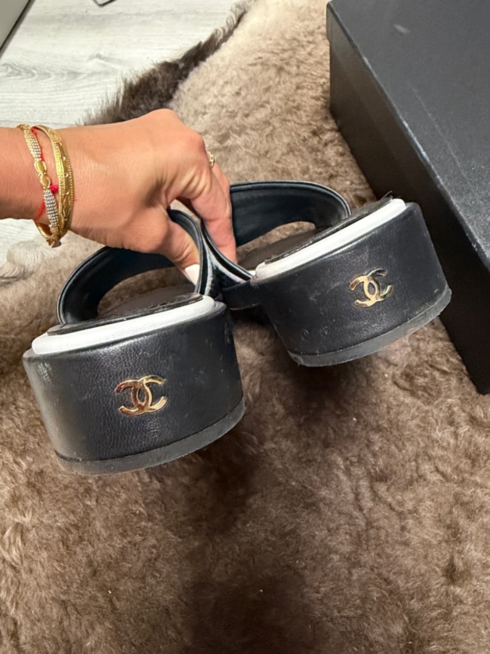 Authentic! CHANEL Black and White Quilted Logo Slide Mules Sandals  size 39.5 - Picture 9 of 13